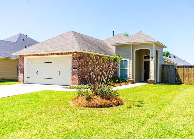 Property at 365 Avondale Ln, Bossier City, LA 71112, 3 beds, 2 baths