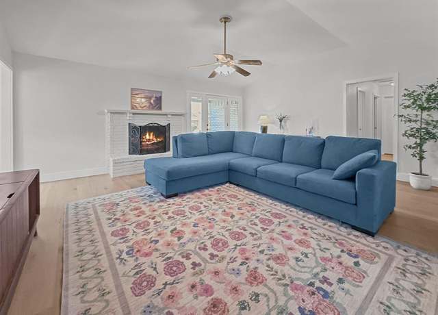 Property at 312 Meadowlark Dr, Richardson, TX 75080, 4 beds, 2.5 baths