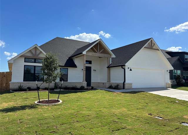 Property at 9940 Bridlewood Ln, Waco, TX 76708, 4 beds, 2.5 baths