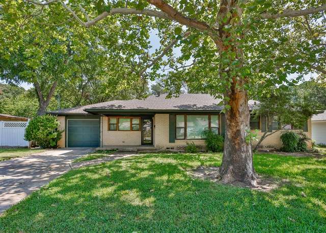 Property at 1212 Whaley Dr, Gainesville, TX 76240, 4 beds, 2 baths