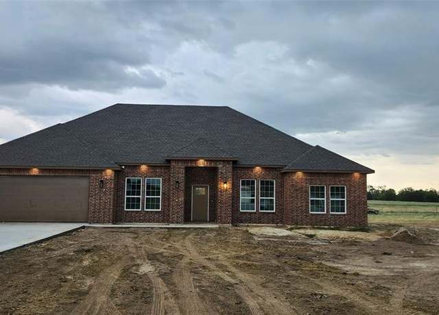 Property at 205 Private Rd #5440, Point, TX 75472, 5 beds, 2.5 baths