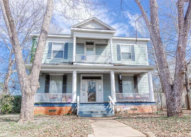 Property at 710 S Magnolia St, Palestine, TX 75801, 5 beds, 2.5 baths