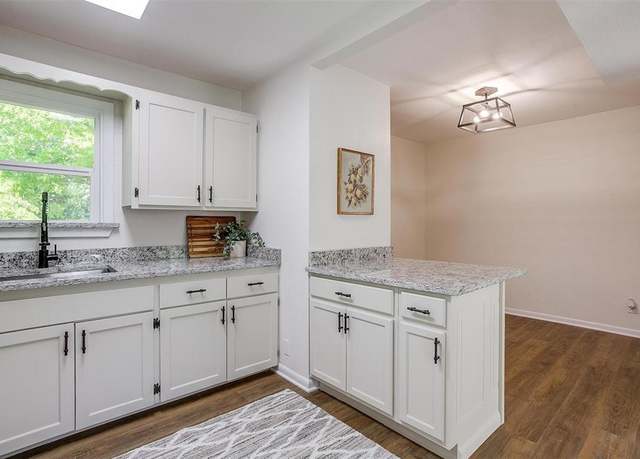 Property at 1220 S Brazos St, Weatherford, TX 76086, 3 beds, 1 bath
