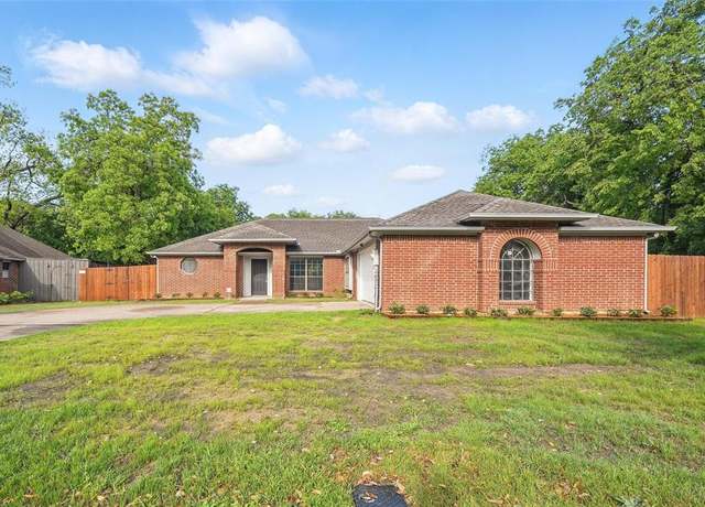 Property at 829 Hunters Creek Dr, Desoto, TX 75115, 3 beds, 2 baths