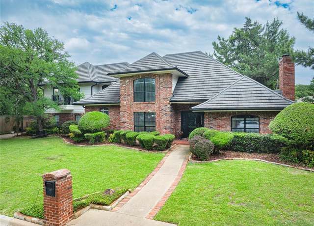 Property at 6004 Royaloak Dr, Arlington, TX 76016, 5 beds, 3.5 baths