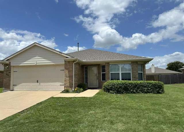Property at 3016 Bryce Dr, Wylie, TX 75098, 4 beds, 2 baths