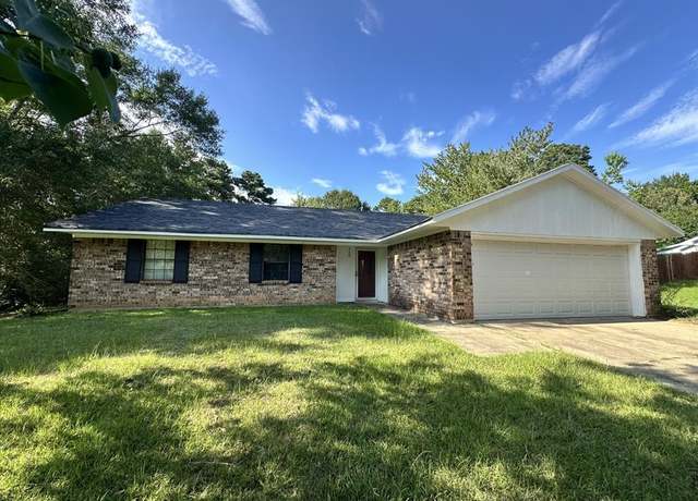 Property at 120 Honeysuckle Dr, Mansfield, LA 71052, 3 beds, 2 baths