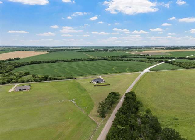 Property at 785 W County Line Rd E, West, TX 76691, 4 beds, 3 baths