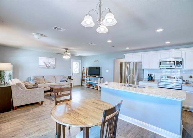 Property at 806 Chase Ave, Cleburne, TX 76031, 3 beds, 2 baths