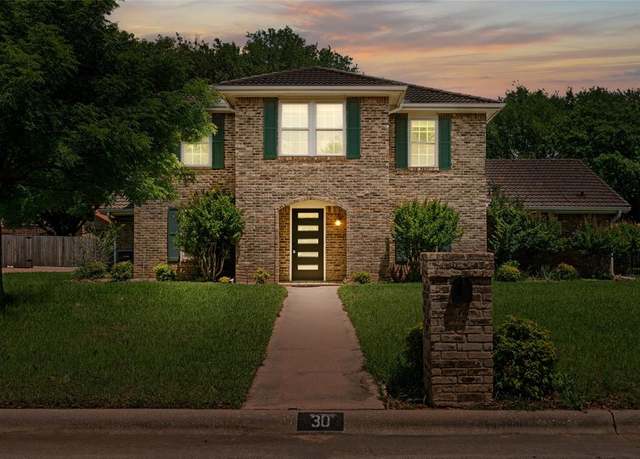 Property at 30 Crestwood Dr, Trophy Club, TX 76262, 4 beds, 3 baths