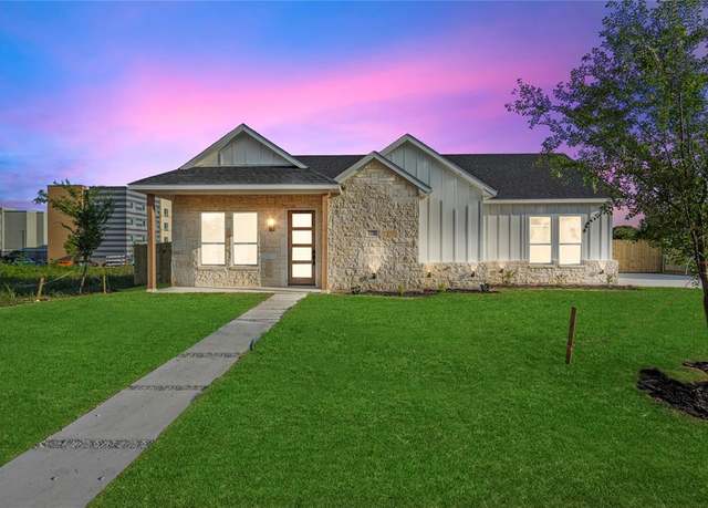 Property at 1222 Gannon Ln, Desoto, TX 75115, 4 beds, 3 baths