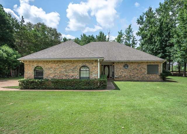 Property at 343 Meadow View Path, Holly Lake Ranch, TX 75765, 3 beds, 2 baths
