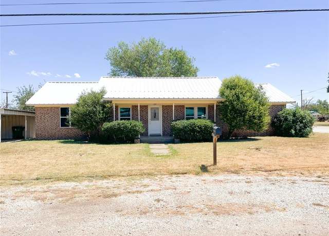 Property at 209 S Cedar St, Seymour, TX 76380, 3 beds, 2 baths