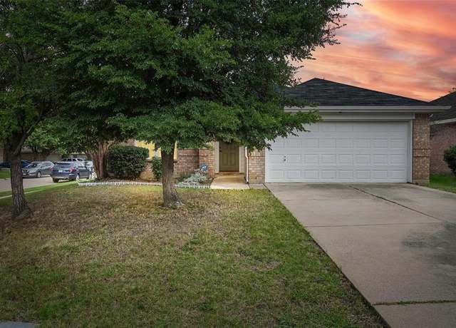 Property at 11824 Ponderosa Pine Dr, Fort Worth, TX 76244, 3 beds, 2 baths