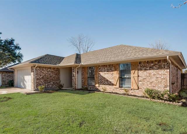 Property at 2654 Hamilton Dr, Grand Prairie, TX 75052, 3 beds, 2 baths