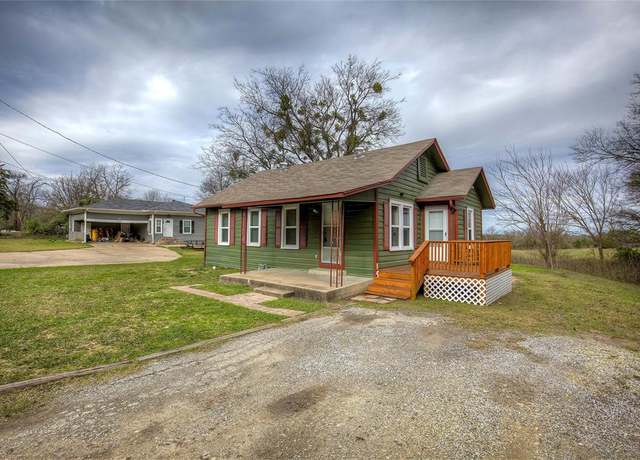 Property at 1506 Oneal St, Commerce, TX 75428, 3 beds, 1.5 baths