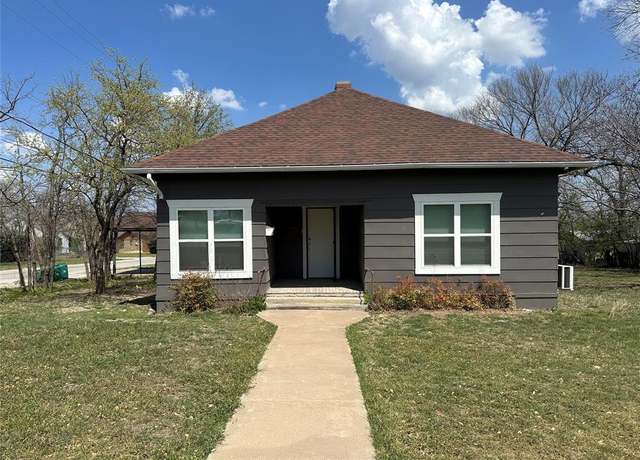 Property at 801 E Gentry, Hamilton, TX 76531, 3 beds, 2 baths