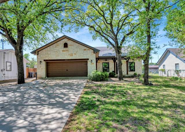 Property at 2312 Royce Dr, Arlington, TX 76016, 3 beds, 2 baths