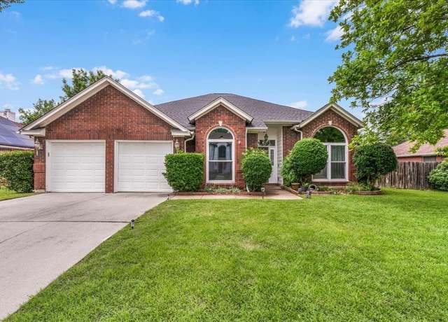 Property at 508 Aurora Dr, Euless, TX 76039, 4 beds, 2 baths
