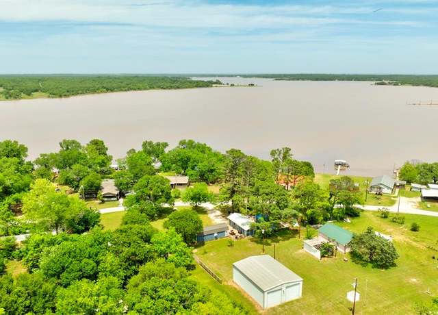 Property at 179 Oak St, Nocona, TX 76255, 1 bed, 2 baths