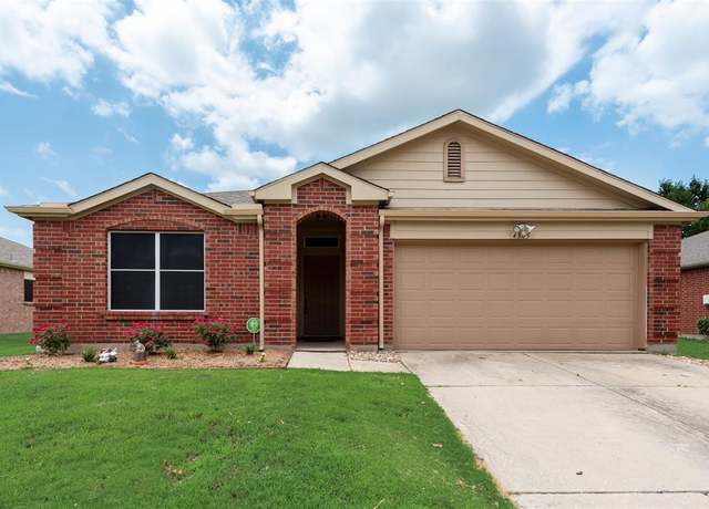 Property at 4305 Sonoma Dr, Denton, TX 76226, 3 beds, 2 baths