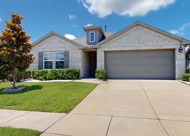 Property at 2135 Erika Ln, Forney, TX 75126, 3 beds, 2 baths