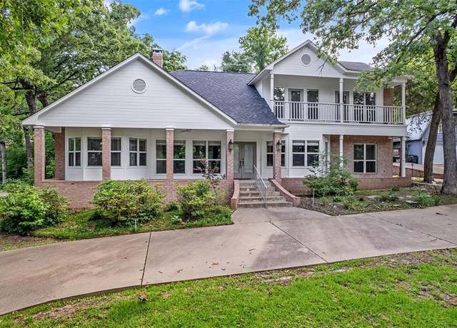 Property at 519 Hideaway Ln E, Hideaway, TX 75771, 4 beds, 3 baths