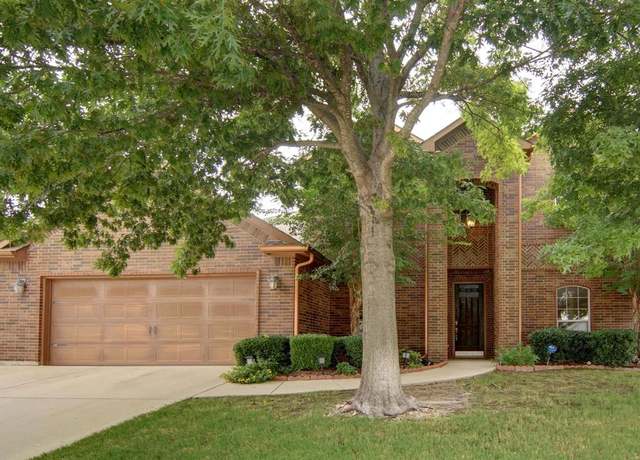 Property at 1621 Silverstone Dr, Weatherford, TX 76087, 4 beds, 3 baths