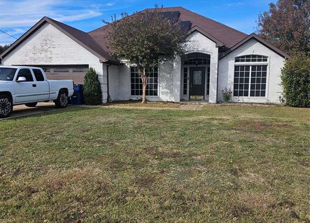 Property at 116 Country Dr, Waxahachie, TX 75165, 3 beds, 2 baths