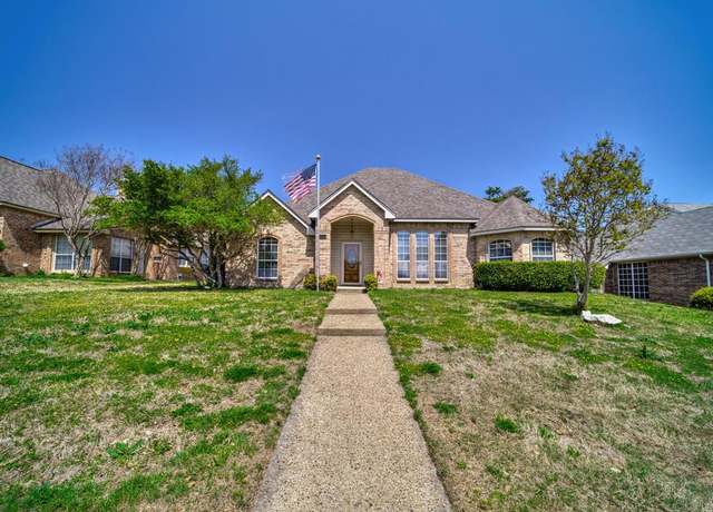 Property at 1713 Turtle Point Dr, Desoto, TX 75115, 4 beds, 2.5 baths