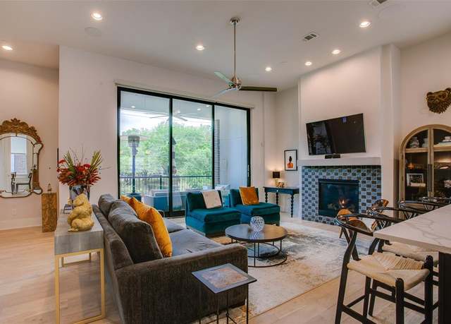 Property at 381 E Greenbriar Ln #902, Dallas, TX 75203, 3 beds, 3.5 baths