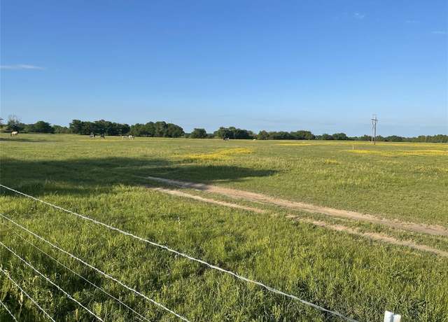 Property at 515 N Greenville St, Wolfe City, TX 75496