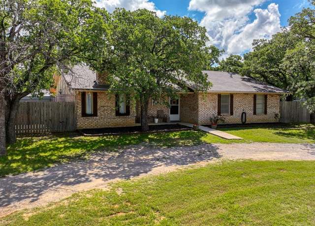 Property at 219 Massengale St, Jacksboro, TX 76458, 3 beds, 2 baths