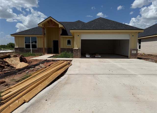 Property at 2134 Providence Dr, Abilene, TX 79601, 3 beds, 2 baths
