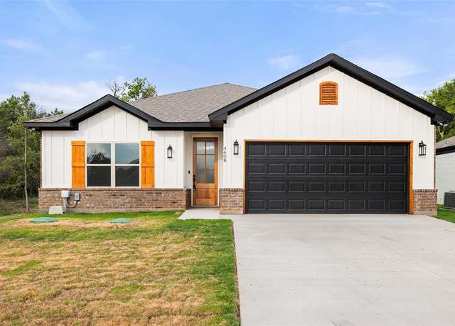 Property at 4608 Eagle Nest Ct, Granbury, TX 76048, 3 beds, 2 baths