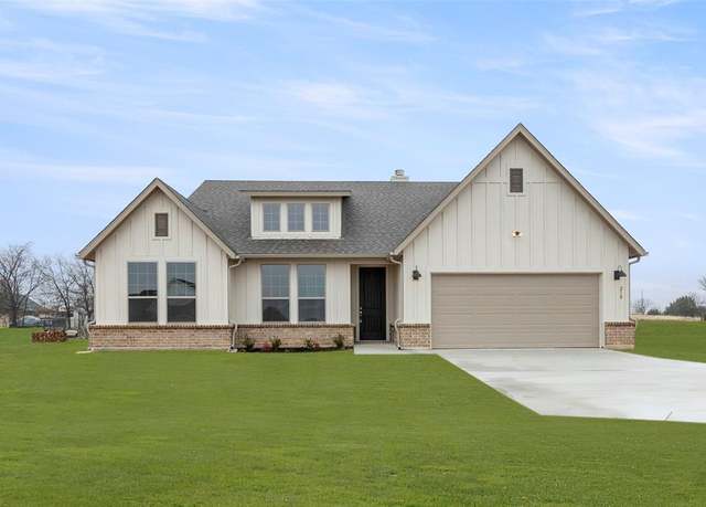 Property at 210 Read Ranch Rd, Paradise, TX 76073, 4 beds, 2 baths