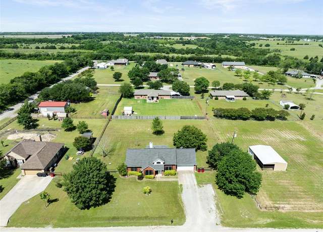 Property at 110 Mulberry Dr, Trenton, TX 75490, 3 beds, 2 baths