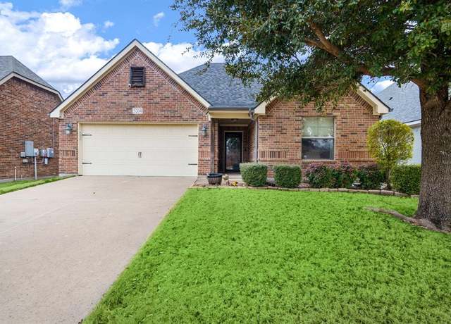 Property at 5204 Agave Way, Fort Worth, TX 76126, 3 beds, 2 baths
