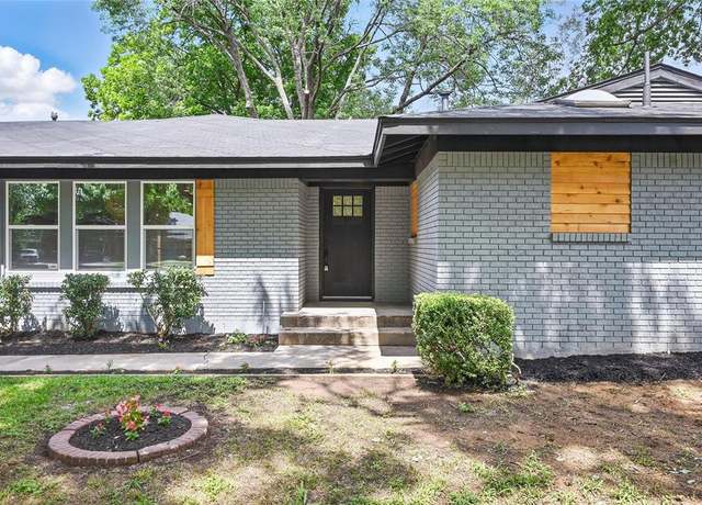 Property at 512 Shadowbrook Ln, Hurst, TX 76053, 3 beds, 3 baths