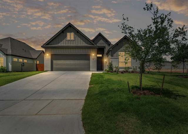 Property at 207 Mitchell Dr, Glen Rose, TX 76043, 3 beds, 2 baths