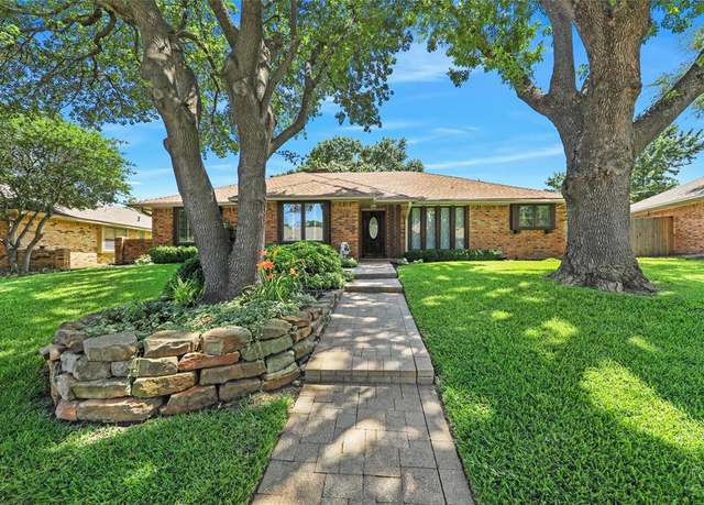 Property at 1904 Middle Glen Dr, Carrollton, TX 75007, 3 beds, 2.5 baths