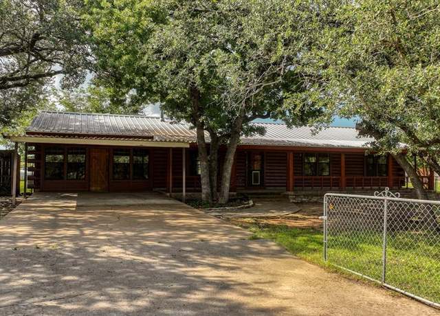Property at 4206 Ruby Dr, Granbury, TX 76048, 3 beds, 2 baths