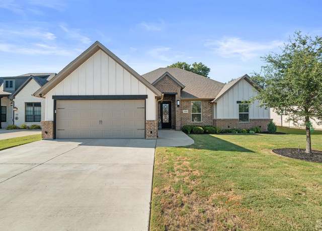 Property at 1116 Aviara Ct, Granbury, TX 76048, 3 beds, 2.5 baths