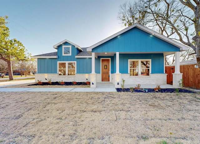 Property at 136 E Mccoulskey St, Terrell, TX 75160, 4 beds, 2 baths