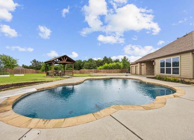 Property at 3241 Mindy Ln, Midlothian, TX 76065, 4 beds, 3 baths
