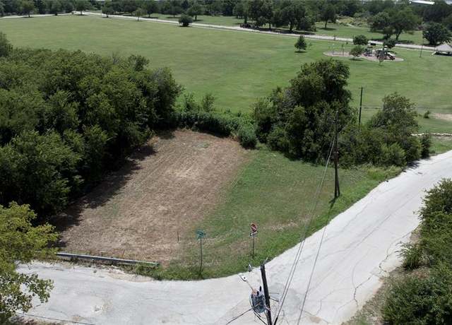 Property at 2000 Brookes St, Fort Worth, TX 76105