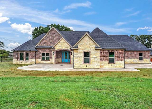 Property at 3909 Saddle Crk, Denison, TX 75020, 4 beds, 2.5 baths