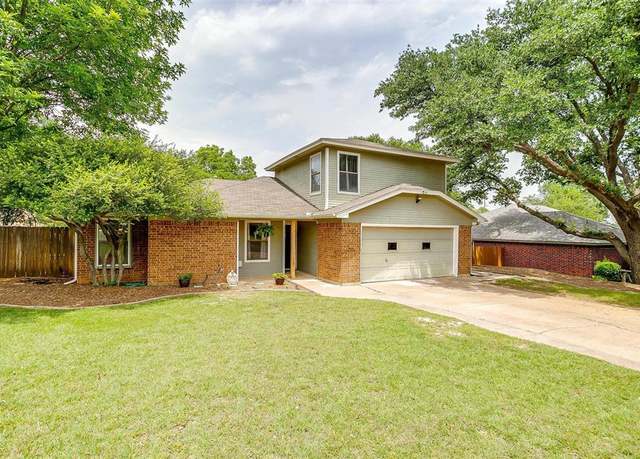 Property at 213 NE Timber Ridge Dr, Burleson, TX 76028, 4 beds, 3 baths