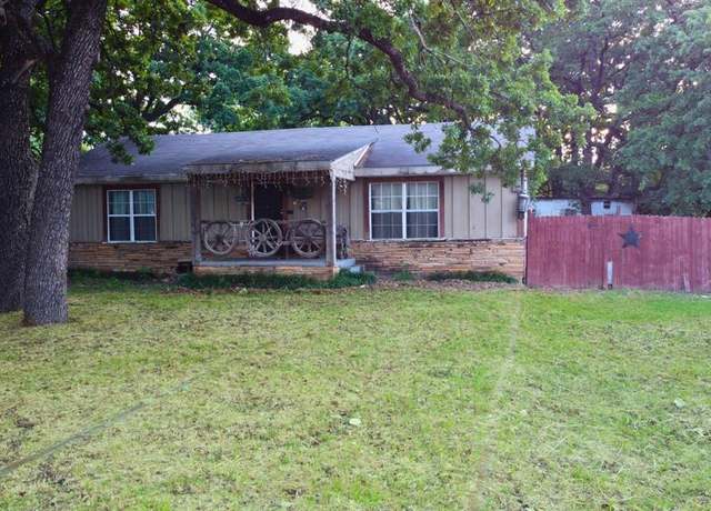 Property at 2404 Handley Dr, Fort Worth, TX 76112, 3 beds, 2 baths