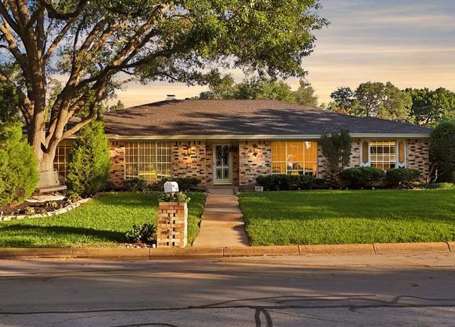 Property at 4413 Willow Way Rd, Fort Worth, TX 76133, 4 beds, 2.5 baths